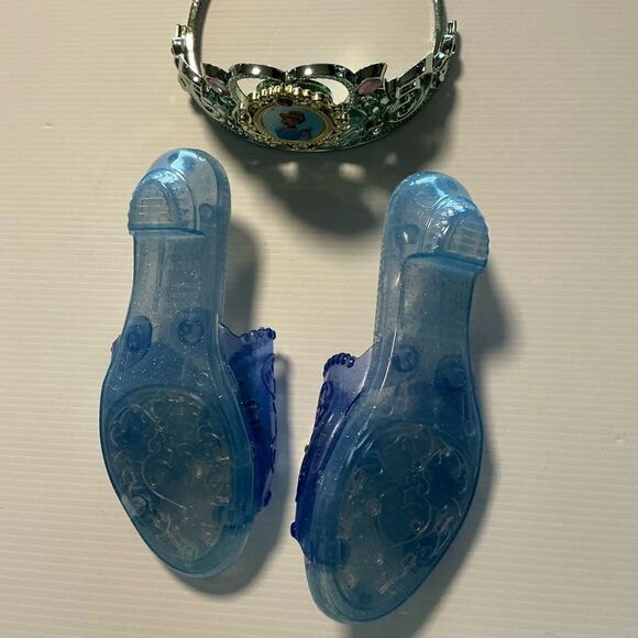 Disney’s Cinderella little girl shoes and tiara - Picture 3 of 8